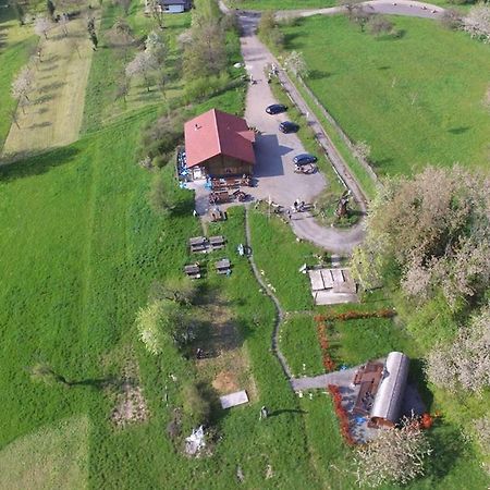 Le Chalet Du Chemin Et Sa Roulotte Berviller-en-Moselle Kültér fotó