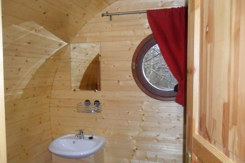 Le Chalet Du Chemin Et Sa Roulotte Berviller-en-Moselle Kültér fotó